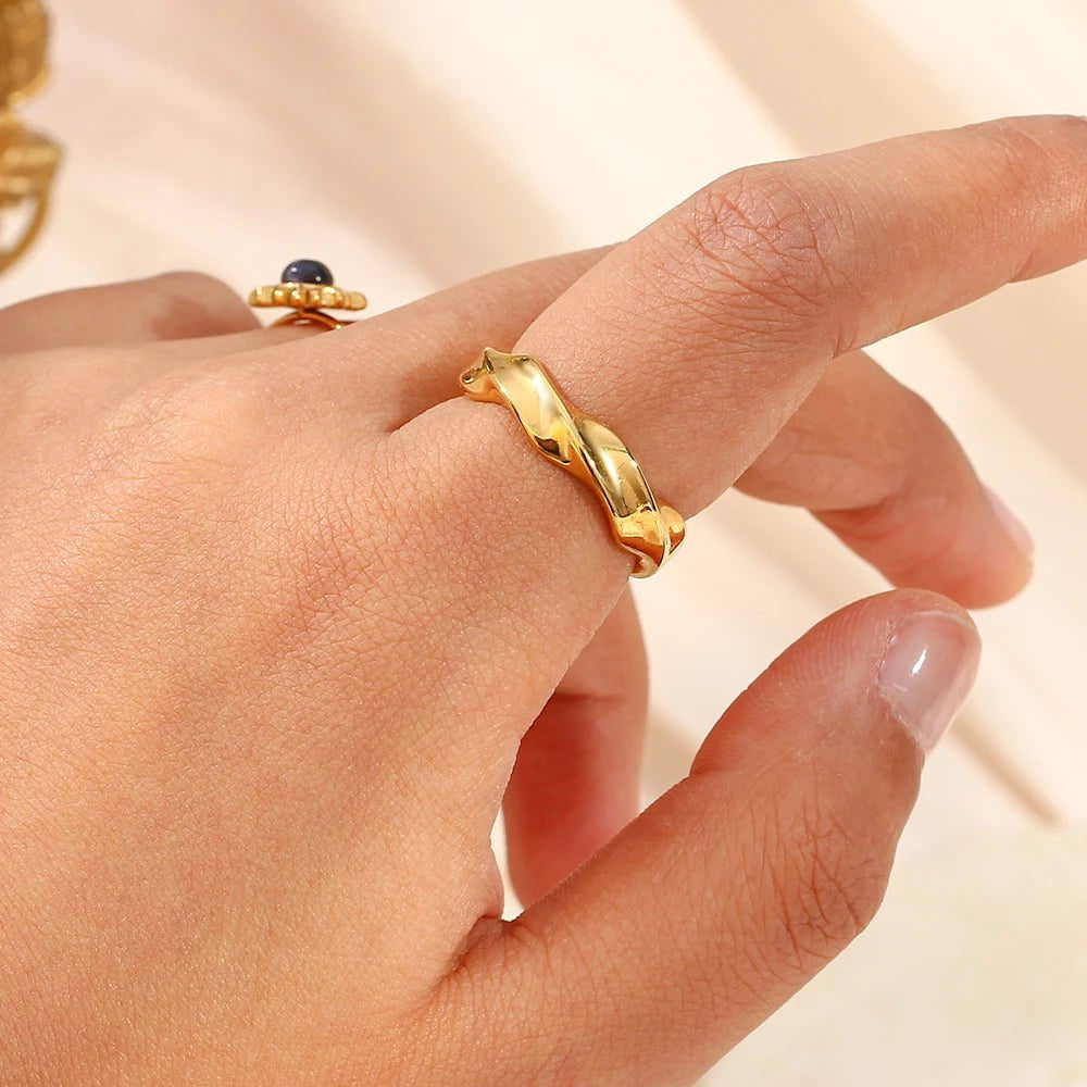 Waterwave Ring For