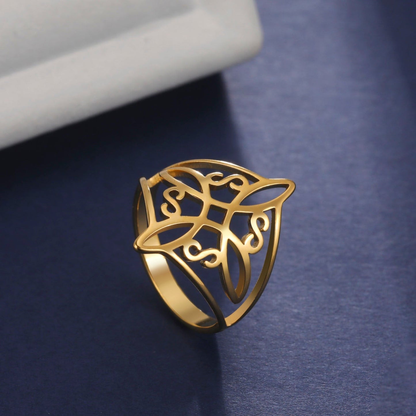 VALI™ Celtic Knot Protection Ring