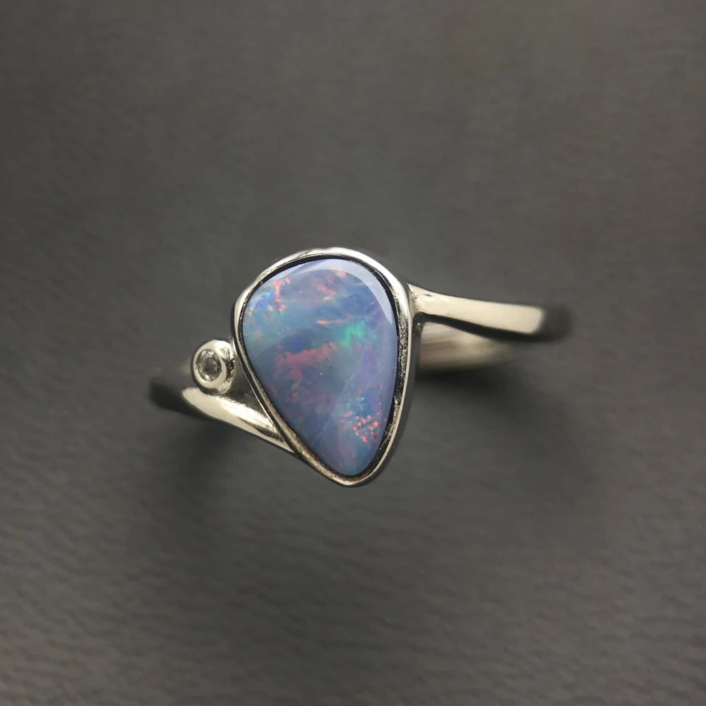 Lunaq Opal Ring