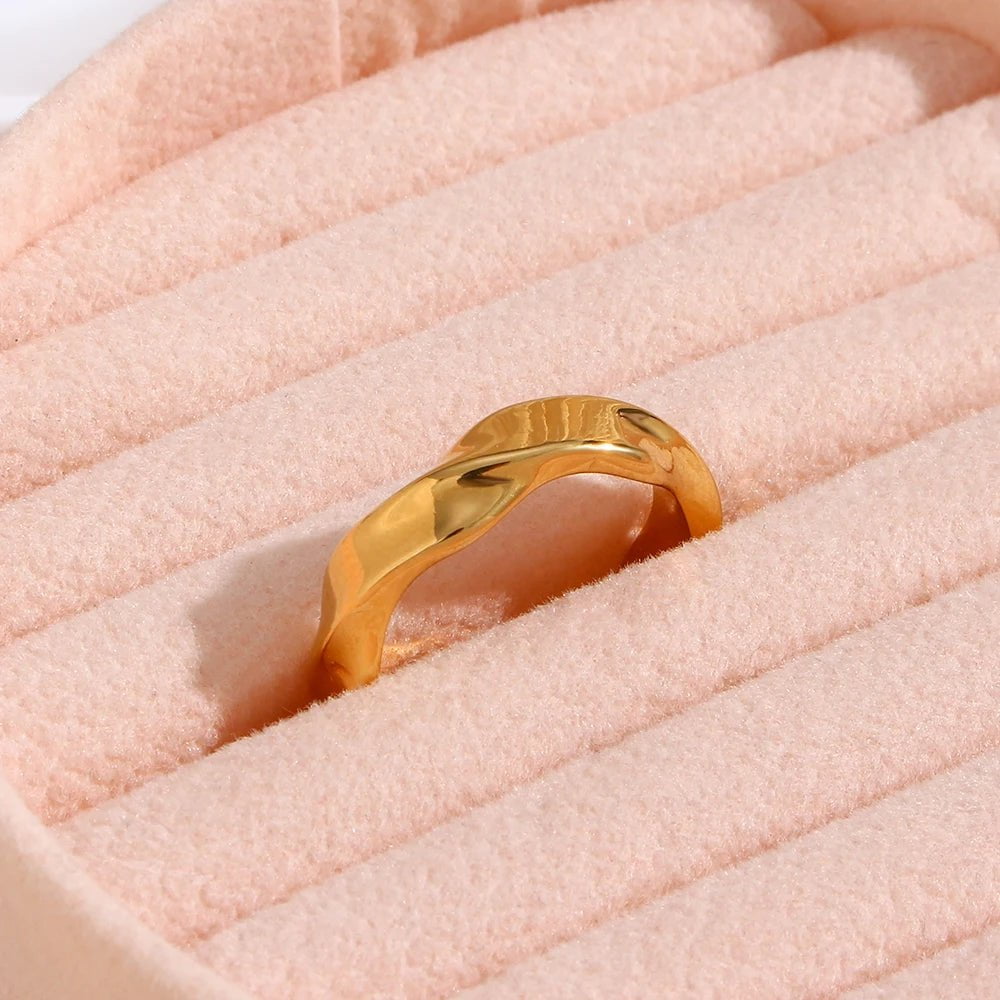 Waterwave Ring For