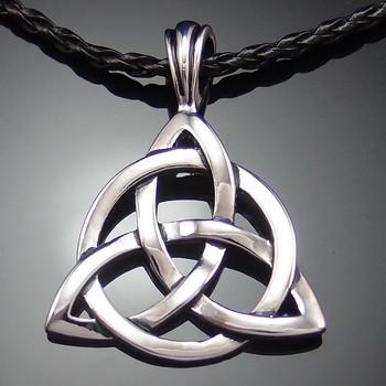 Knot Pendant