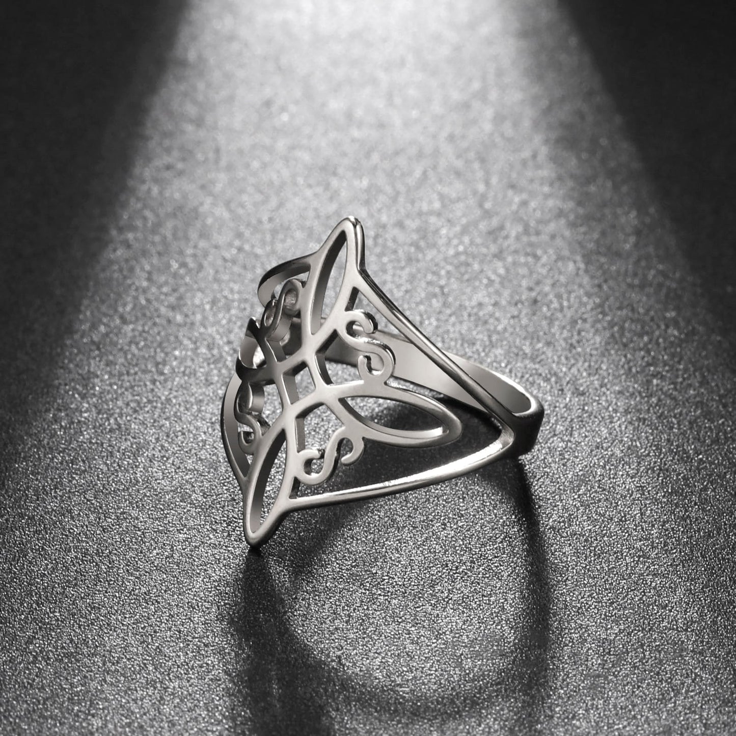 VALI™ Celtic Knot Protection Ring
