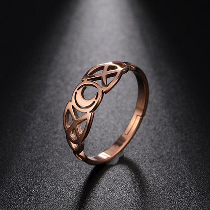VALI™ Celtic Crescent Moon Ring