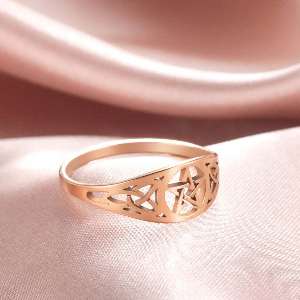 VALI™ Celtic Pentagram Knot Ring